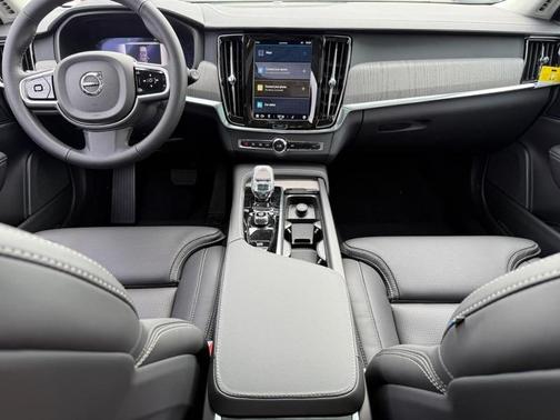 2025 Volvo V90 Cross Country B6 Ultra