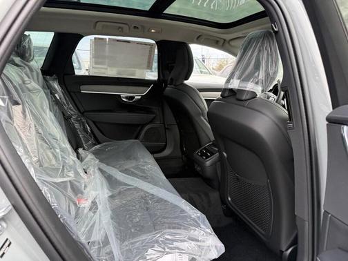 2025 Volvo V90 Cross Country B6 Ultra