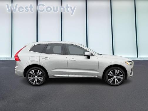 2023 Volvo XC60 B5 Plus Bright Theme