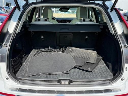 2021 Volvo XC60 Recharge Plug-In Hybrid T8 Inscription Expression