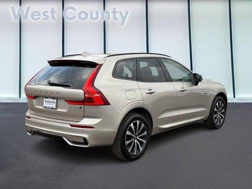 2025 Volvo XC60 B5 Plus