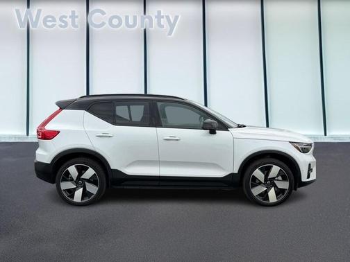 Crystal White 2023 Volvo XC40 Recharge Pure Electric Twin Ultimate