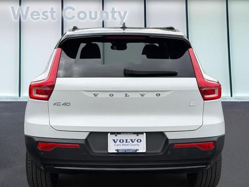 Crystal White 2023 Volvo XC40 Recharge Pure Electric Twin Ultimate
