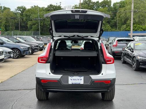 Crystal White 2023 Volvo XC40 Recharge Pure Electric Twin Ultimate