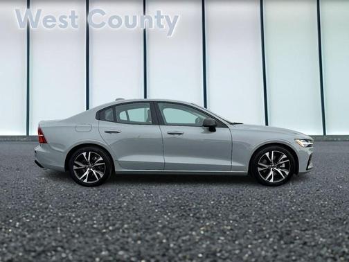 2025 Volvo S60 B5 Core