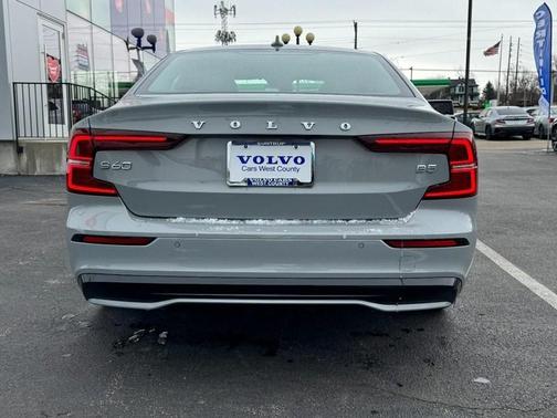 2025 Volvo S60 B5 Core