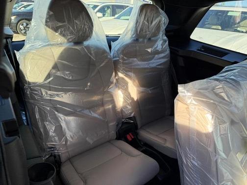 2026 Volvo XC90 B6 AWD Ultra Dark Theme 7-Seater