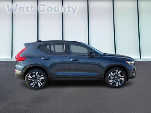 2026 Volvo XC40 B5 Ultra