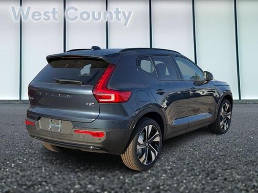 2026 Volvo XC40 B5 Ultra