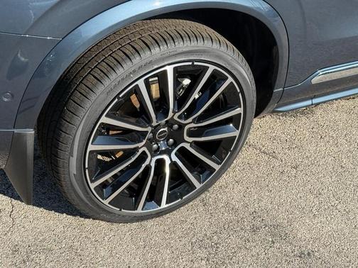 2026 Volvo XC90 B6 Ultra 7-Seater