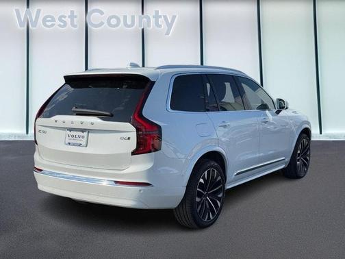 2025 Volvo XC90 B6 Plus 7-Seater