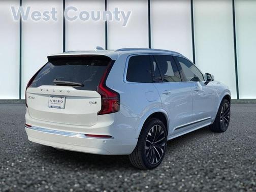 2025 Volvo XC90 B6 Plus 7-Seater