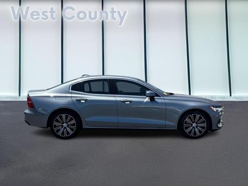 Osmium Gray Metallic 2020 Volvo S60 T6 Inscription