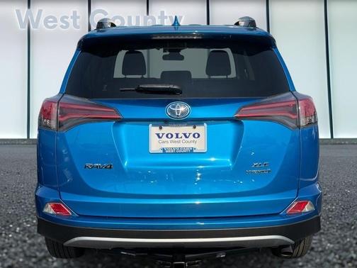2017 Toyota RAV4 Hybrid XLE