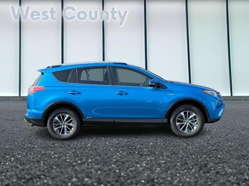 2017 Toyota RAV4 Hybrid XLE