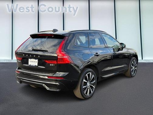 2024 Volvo XC60 B5 Plus Dark Theme