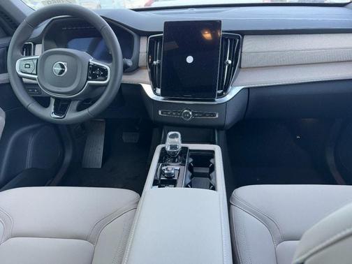 2026 Volvo XC90 Plug-In Hybrid T8 Plus 7-Seater