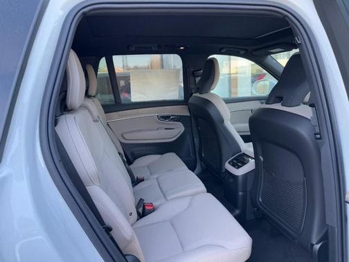 2026 Volvo XC90 Plug-In Hybrid T8 Plus 7-Seater