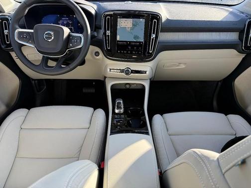 2026 Volvo XC40 B5 Ultra