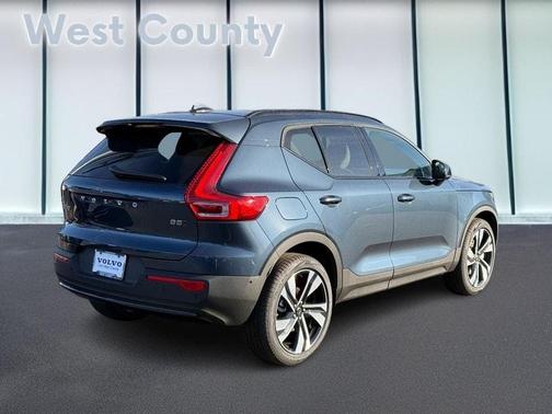 2026 Volvo XC40 B5 Ultra