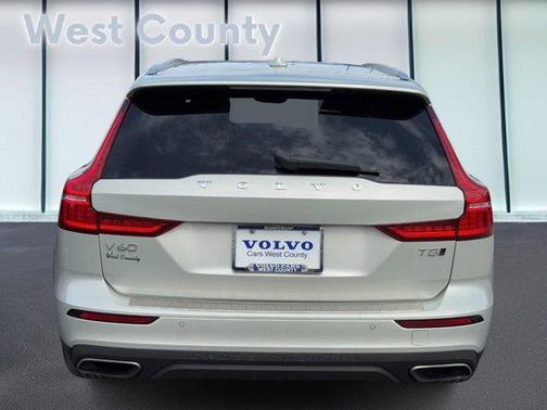 2021 Volvo V60 Cross Country T5