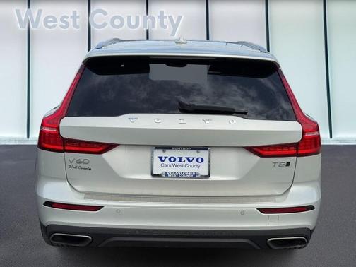 2021 Volvo V60 Cross Country T5