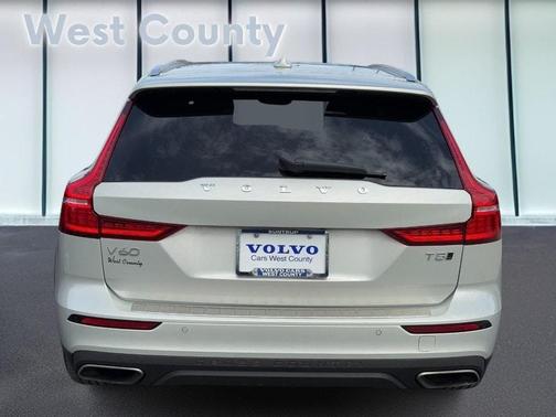 2021 Volvo V60 Cross Country T5