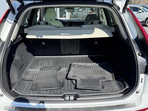 2022 Volvo XC60 B6 Inscription