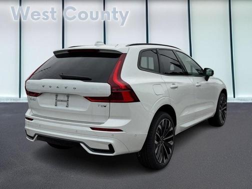 Crystal White 2026 Volvo XC60 Plug-In Hybrid T8 Ultra