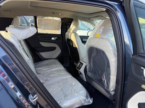 2026 Volvo XC40 B4 FWD Plus