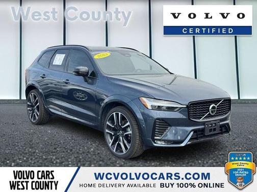 2023 Volvo XC60 B5 Ultimate Dark Theme