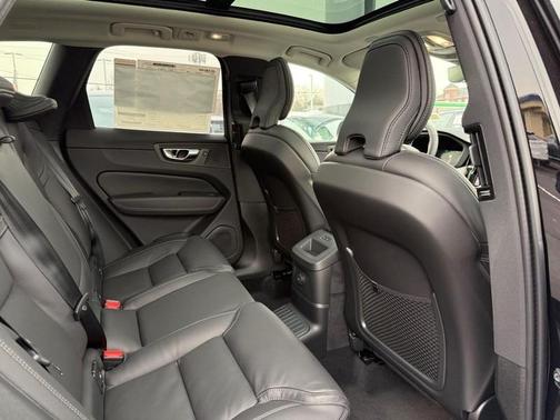 2025 Volvo XC60 Plug-In Hybrid T8 Ultra