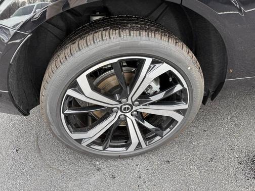 2025 Volvo XC60 Plug-In Hybrid T8 Ultra