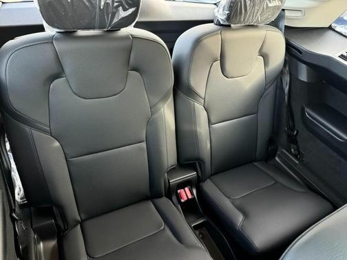 2025 Volvo XC90 B6 AWD Plus 7-Seater