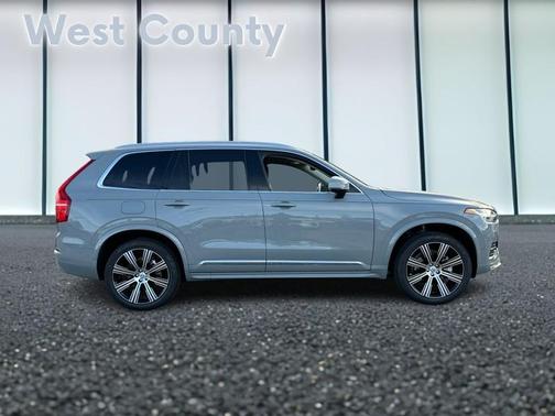 2025 Volvo XC90 B6 AWD Plus 7-Seater