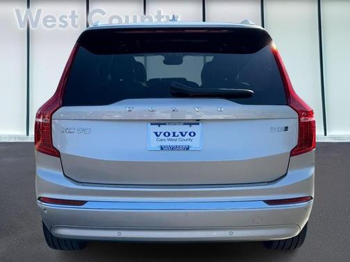 2023 Volvo XC90 B5 Plus