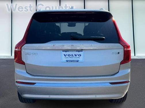 2023 Volvo XC90 B5 Plus
