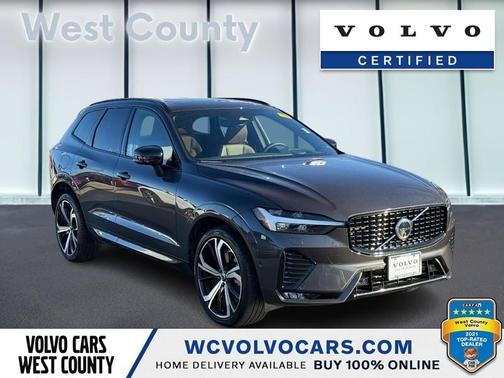 2023 Volvo XC60 B5 Ultimate Dark Theme