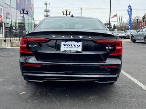 2025 Volvo S60 B5 Plus
