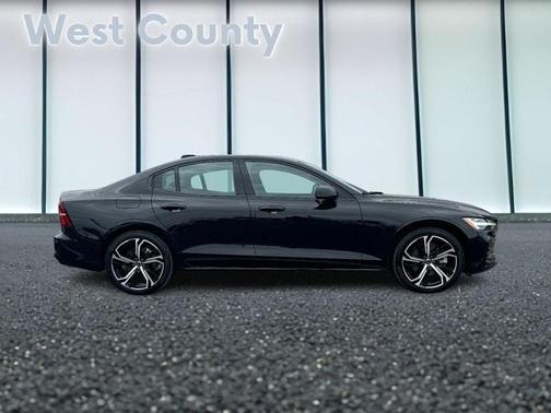 2025 Volvo S60 B5 Plus