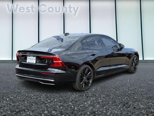 2024 Volvo S60 B5 Plus Black Edition