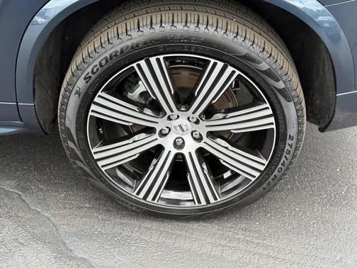 2025 Volvo XC90 Plug-In Hybrid T8 Ultra 7-Seater