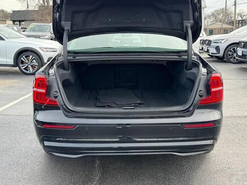 2024 Volvo S60 B5 Core Dark Theme