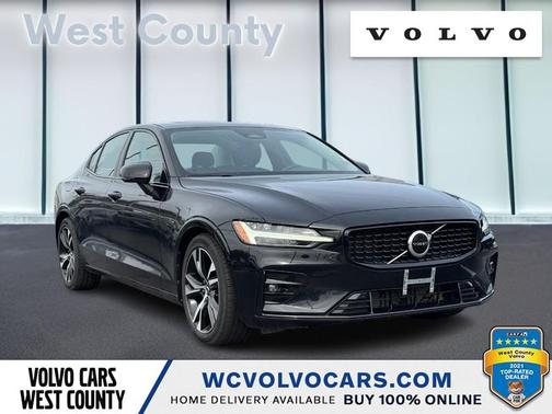 2024 Volvo S60 B5 Core Dark Theme