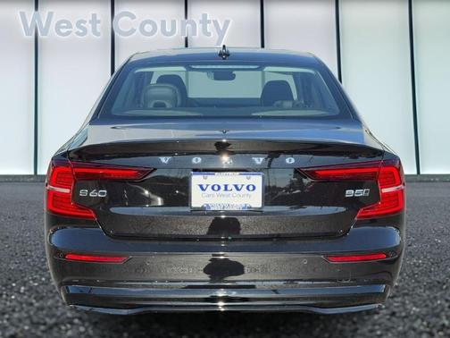 2025 Volvo S60 B5 Plus