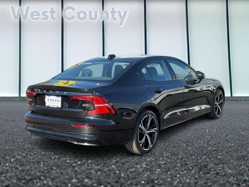 2025 Volvo S60 B5 Plus