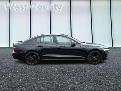 2024 Volvo S60 B5 Plus Black Edition