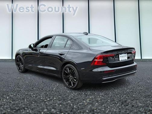 2024 Volvo S60 B5 Plus Black Edition