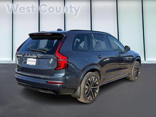2026 Volvo XC90 B6 AWD Ultra Dark Theme 7-Seater