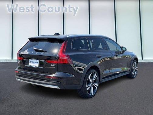Onyx Black 2025 Volvo V60 Cross Country B5 Plus